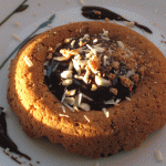 Dolcino biscottato con crema fondente al cioccolato