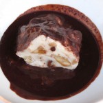 Bacio di panna con croccante alle mandorle