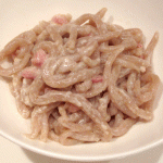 Pici (strozzapreti) con farina di castagne alla crema di parmigiano e pancetta affumicata